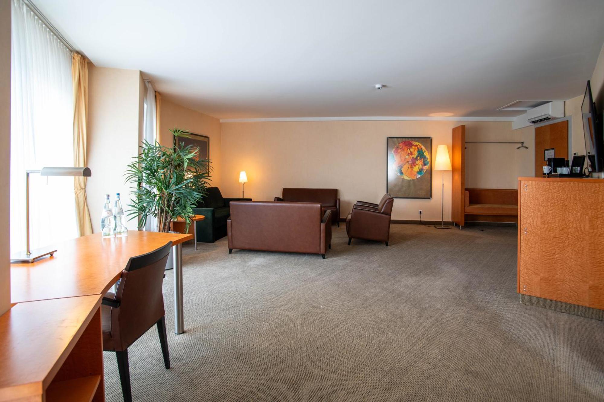 Best Western Premier Airporthotel Berlin Schoenefeld Exterior photo